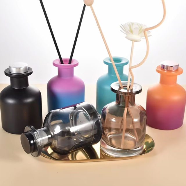 Verre de bouteille de diffuseur de roseau de luxe givré rond de Chine