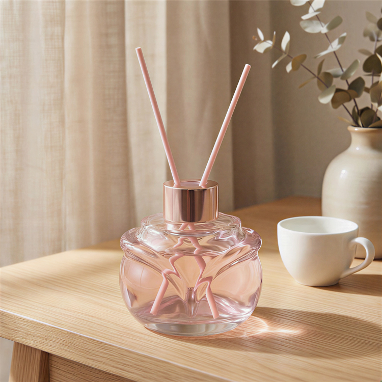 Bouteille de diffuseur de roseau en verre de forme de Rose de luxe bouteille de diffuseur d'aromathérapie décorative pour le parfum de maison