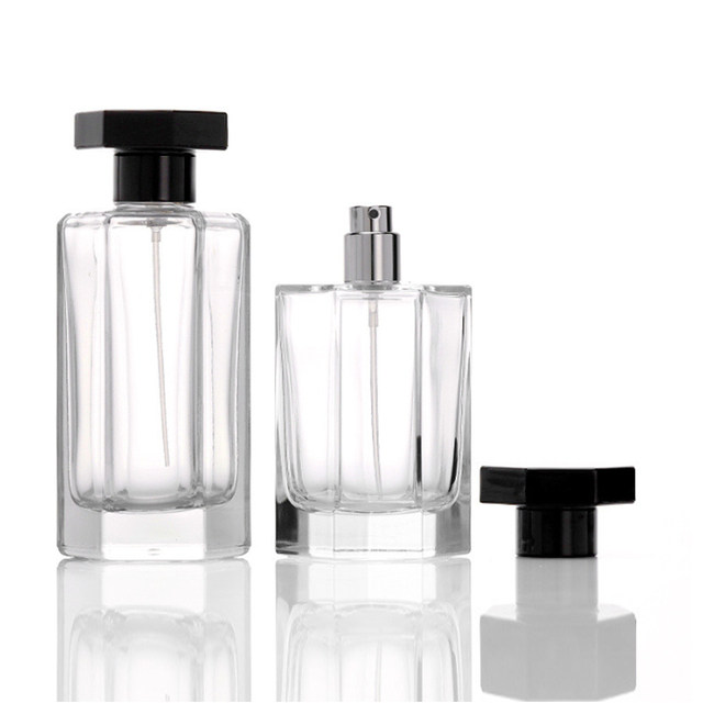 Bouteille de parfum hexagonale unique de 50 ml et 100 ml avec pulvérisateur à pompe avec étiquettes personnalisées