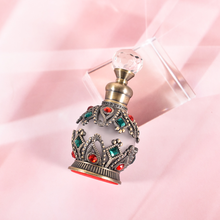 Bouteille d'huile essentielle de dubaï, bouteille de parfum rétro de 15ml, contenant vide incrusté de diamants