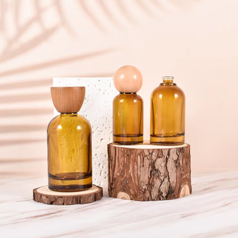 Logo personnalisé en gros 30 ml 50 ml 100 ml bouteilles de parfum en verre vides rondes ambre avec bouchon en bois