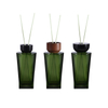 Bouteille de diffuseur de roseau en verre carré vert de qualité supérieure avec bouchon noir, bouteille de diffuseur d'aromathérapie personnalisée pour parfum de maison
